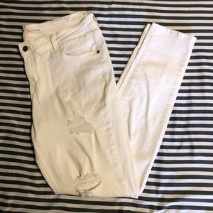 14 Long White Distressed Old Navy Rockstar Jeans
